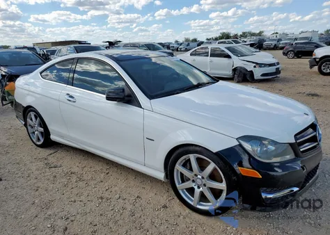 2013 Mercedes-Benz C 250 from USA, damaged, VIN WDDGJ4HB7DG011248
